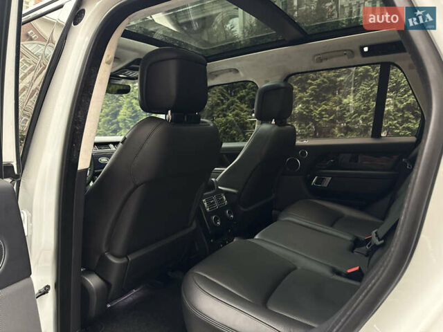 Білий Ленд Ровер Рендж Ровер, об'ємом двигуна 3 л та пробігом 82 тис. км за 49900 $, фото 25 на Automoto.ua