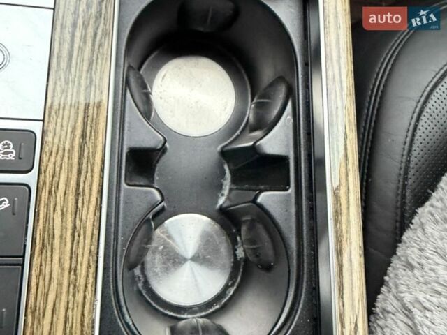 Белый Ленд Ровер Рендж Ровер, объемом двигателя 4.4 л и пробегом 138 тыс. км за 69999 $, фото 42 на Automoto.ua