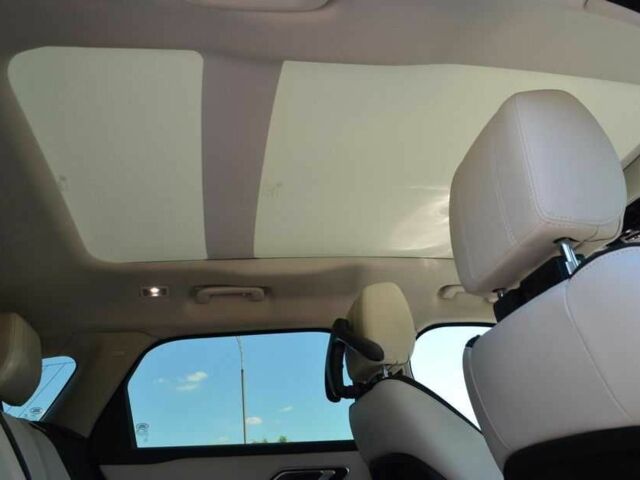 Білий Ленд Ровер Рендж Ровер, об'ємом двигуна 3 л та пробігом 71 тис. км за 17300 $, фото 10 на Automoto.ua