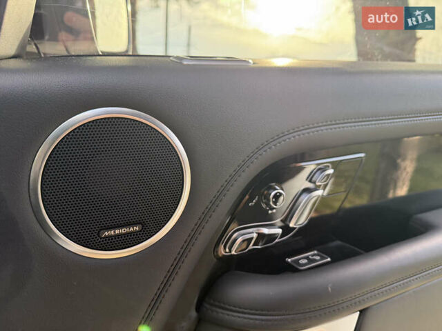 Белый Ленд Ровер Рендж Ровер, объемом двигателя 3 л и пробегом 123 тыс. км за 63000 $, фото 31 на Automoto.ua