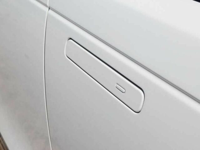 Білий Ленд Ровер Рендж Ровер, об'ємом двигуна 3 л та пробігом 71 тис. км за 17300 $, фото 8 на Automoto.ua