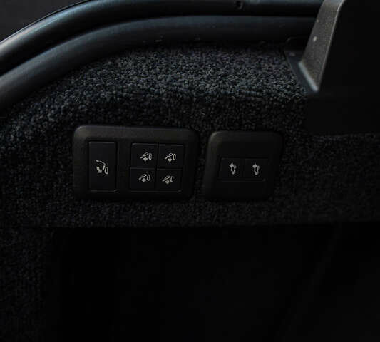 Білий Ленд Ровер Рендж Ровер, об'ємом двигуна 3 л та пробігом 75 тис. км за 69740 $, фото 7 на Automoto.ua