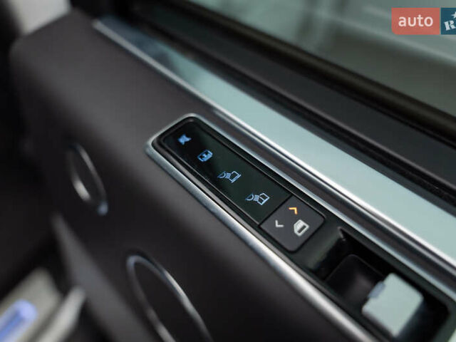 Білий Ленд Ровер Рендж Ровер, об'ємом двигуна 3 л та пробігом 75 тис. км за 69740 $, фото 25 на Automoto.ua