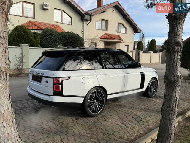Белый Ленд Ровер Рендж Ровер, объемом двигателя 3 л и пробегом 123 тыс. км за 63000 $, фото 5 на Automoto.ua