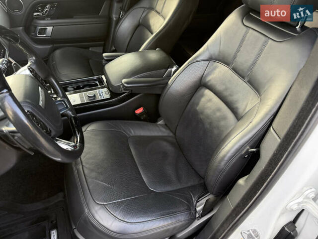 Белый Ленд Ровер Рендж Ровер, объемом двигателя 3 л и пробегом 123 тыс. км за 63000 $, фото 26 на Automoto.ua