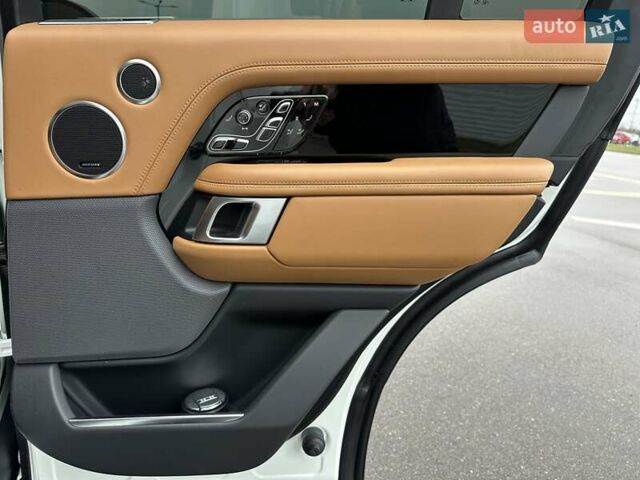 Белый Ленд Ровер Рендж Ровер, объемом двигателя 3 л и пробегом 75 тыс. км за 89900 $, фото 26 на Automoto.ua