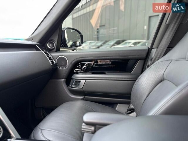 Белый Ленд Ровер Рендж Ровер, объемом двигателя 5 л и пробегом 72 тыс. км за 75990 $, фото 28 на Automoto.ua