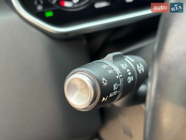 Белый Ленд Ровер Рендж Ровер, объемом двигателя 5 л и пробегом 72 тыс. км за 75990 $, фото 19 на Automoto.ua