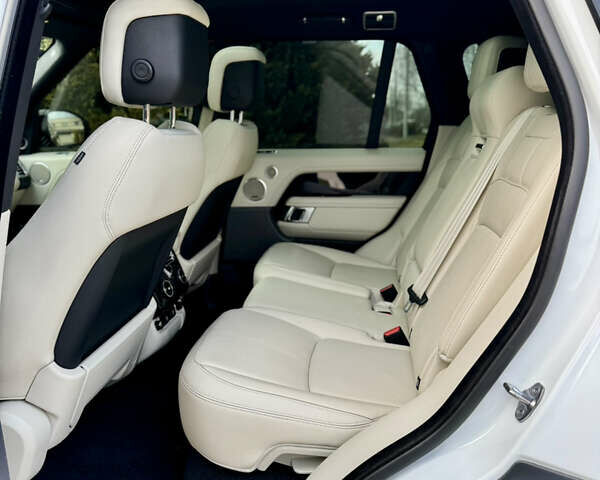 Білий Ленд Ровер Рендж Ровер, об'ємом двигуна 3 л та пробігом 97 тис. км за 79500 $, фото 25 на Automoto.ua