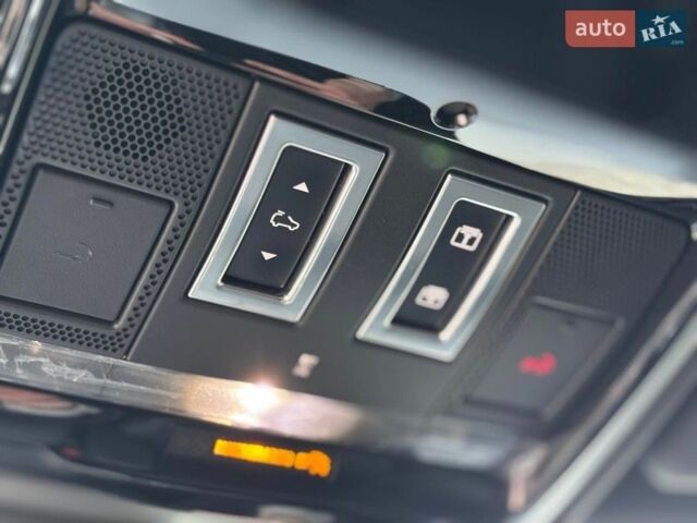 Белый Ленд Ровер Рендж Ровер, объемом двигателя 5 л и пробегом 72 тыс. км за 75990 $, фото 40 на Automoto.ua