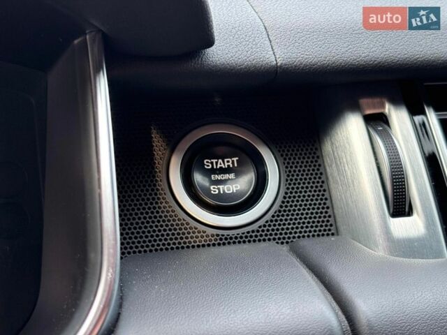 Белый Ленд Ровер Рендж Ровер, объемом двигателя 5 л и пробегом 72 тыс. км за 75990 $, фото 22 на Automoto.ua