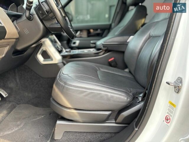 Белый Ленд Ровер Рендж Ровер, объемом двигателя 5 л и пробегом 72 тыс. км за 75990 $, фото 26 на Automoto.ua