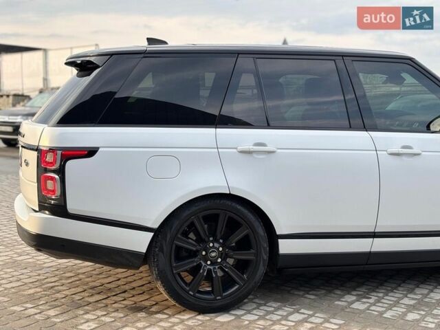 Белый Ленд Ровер Рендж Ровер, объемом двигателя 5 л и пробегом 72 тыс. км за 75990 $, фото 10 на Automoto.ua