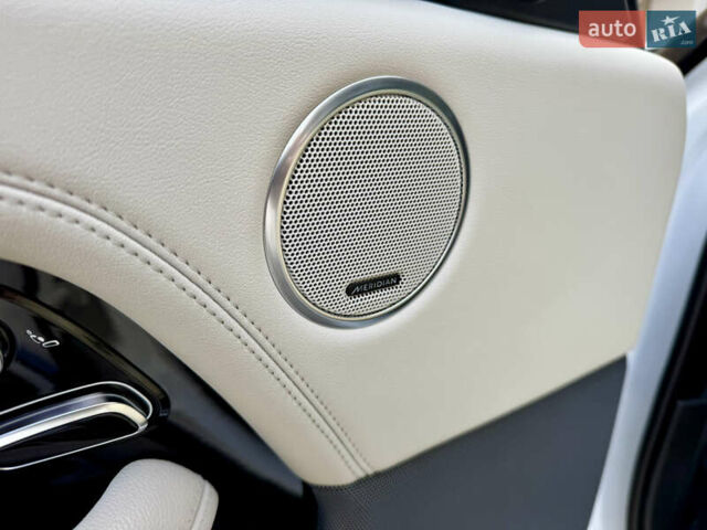 Белый Ленд Ровер Рендж Ровер, объемом двигателя 3 л и пробегом 97 тыс. км за 78900 $, фото 18 на Automoto.ua