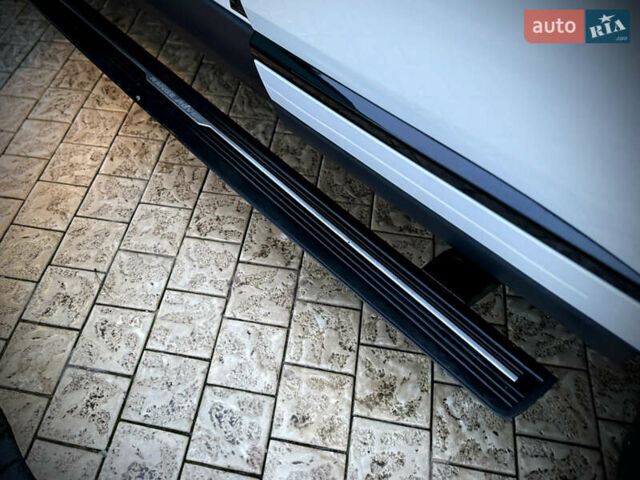 Белый Ленд Ровер Рендж Ровер, объемом двигателя 3 л и пробегом 98 тыс. км за 89000 $, фото 22 на Automoto.ua