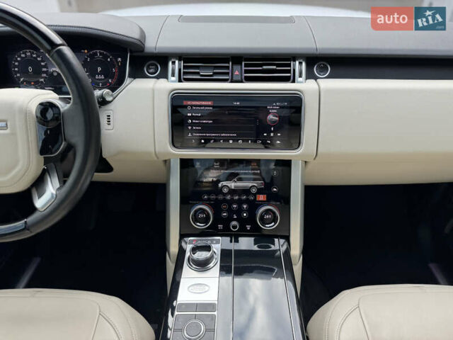 Белый Ленд Ровер Рендж Ровер, объемом двигателя 3 л и пробегом 97 тыс. км за 78900 $, фото 32 на Automoto.ua