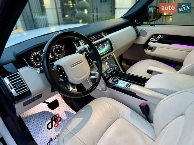 Белый Ленд Ровер Рендж Ровер, объемом двигателя 3 л и пробегом 98 тыс. км за 89000 $, фото 26 на Automoto.ua