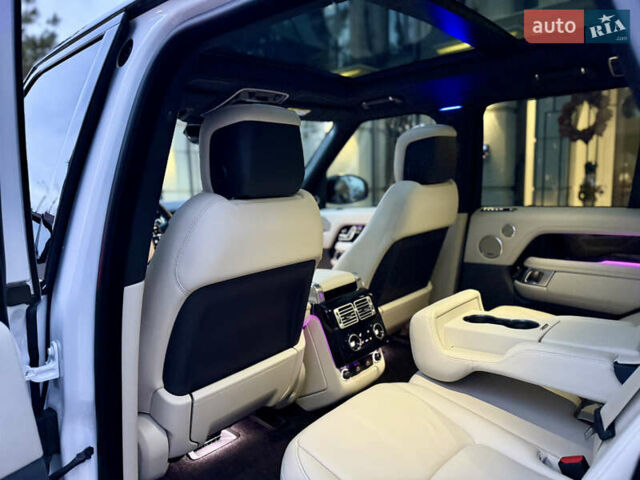 Белый Ленд Ровер Рендж Ровер, объемом двигателя 3 л и пробегом 98 тыс. км за 89000 $, фото 31 на Automoto.ua