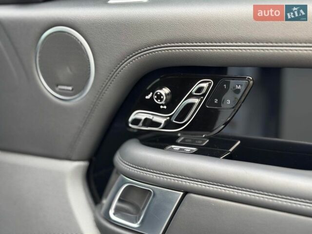 Белый Ленд Ровер Рендж Ровер, объемом двигателя 5 л и пробегом 72 тыс. км за 75990 $, фото 44 на Automoto.ua