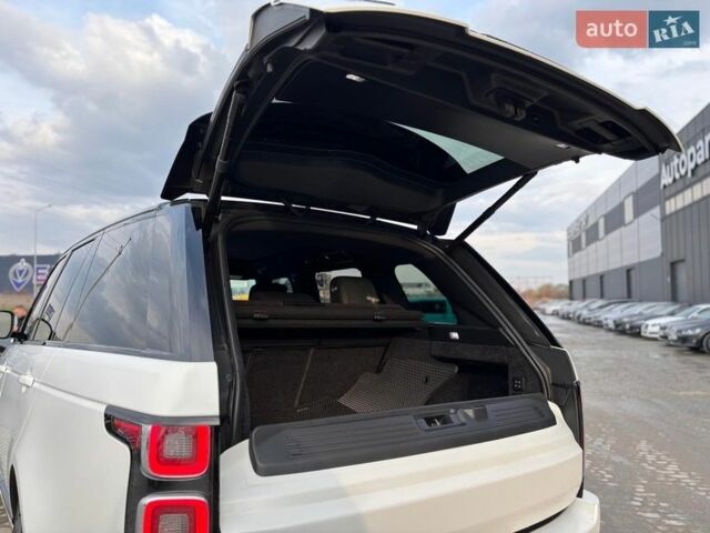 Белый Ленд Ровер Рендж Ровер, объемом двигателя 5 л и пробегом 72 тыс. км за 75990 $, фото 54 на Automoto.ua