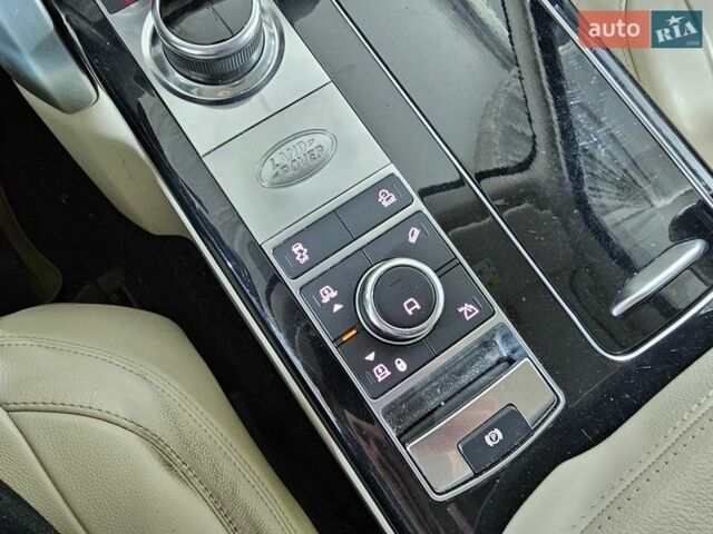 Білий Ленд Ровер Рендж Ровер, об'ємом двигуна 3 л та пробігом 93 тис. км за 87999 $, фото 21 на Automoto.ua