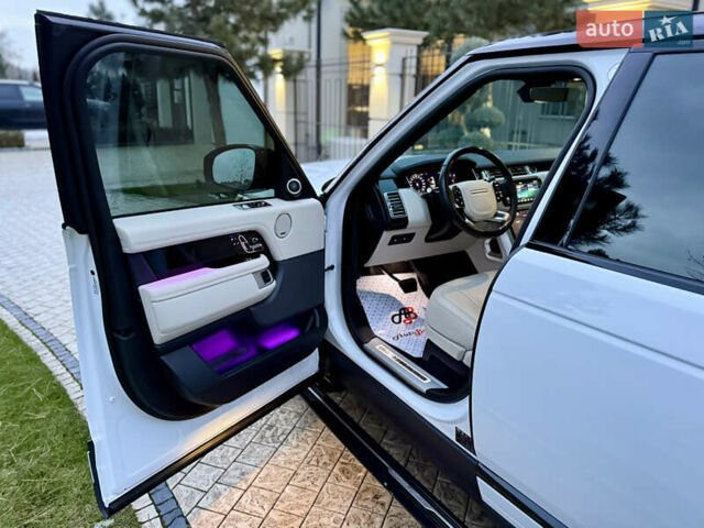 Белый Ленд Ровер Рендж Ровер, объемом двигателя 3 л и пробегом 98 тыс. км за 89000 $, фото 21 на Automoto.ua