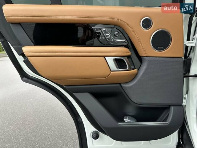 Белый Ленд Ровер Рендж Ровер, объемом двигателя 3 л и пробегом 75 тыс. км за 89900 $, фото 19 на Automoto.ua