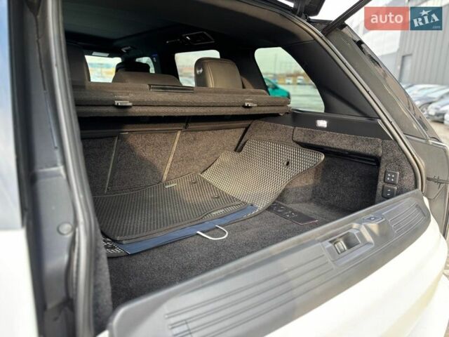 Белый Ленд Ровер Рендж Ровер, объемом двигателя 5 л и пробегом 72 тыс. км за 75990 $, фото 55 на Automoto.ua