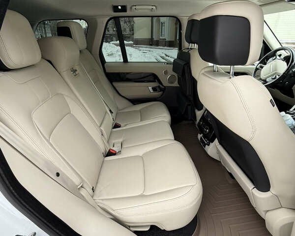 Білий Ленд Ровер Рендж Ровер, об'ємом двигуна 3 л та пробігом 89 тис. км за 91500 $, фото 6 на Automoto.ua