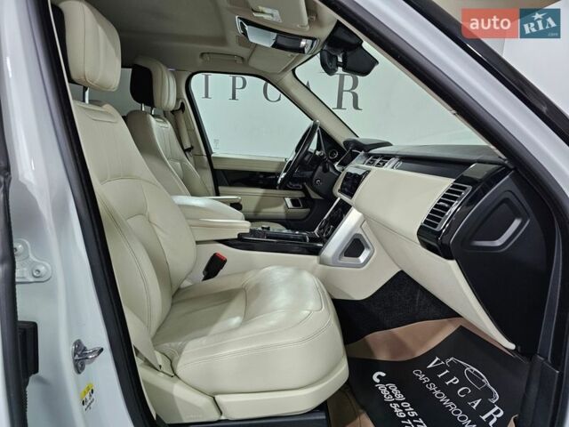 Білий Ленд Ровер Рендж Ровер, об'ємом двигуна 3 л та пробігом 93 тис. км за 87999 $, фото 15 на Automoto.ua