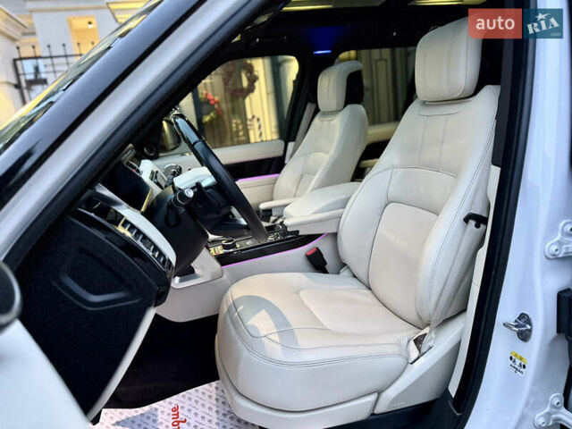 Белый Ленд Ровер Рендж Ровер, объемом двигателя 3 л и пробегом 98 тыс. км за 89000 $, фото 27 на Automoto.ua