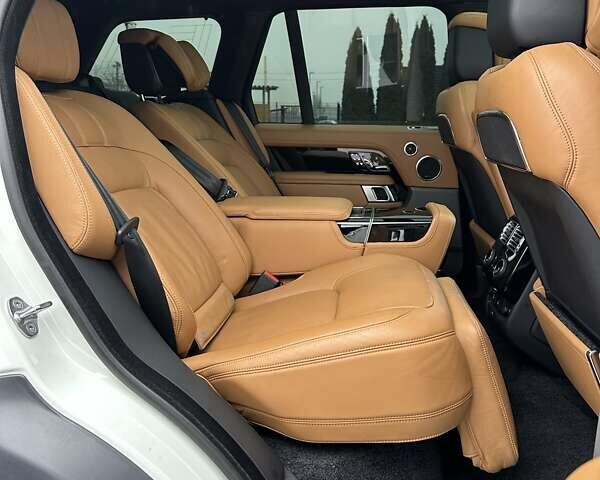 Белый Ленд Ровер Рендж Ровер, объемом двигателя 3 л и пробегом 75 тыс. км за 89900 $, фото 27 на Automoto.ua