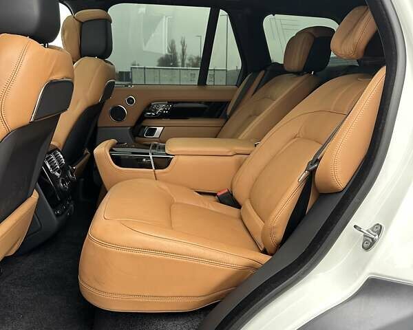 Белый Ленд Ровер Рендж Ровер, объемом двигателя 3 л и пробегом 75 тыс. км за 89900 $, фото 20 на Automoto.ua