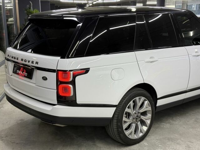 Білий Ленд Ровер Рендж Ровер, об'ємом двигуна 5 л та пробігом 62 тис. км за 69500 $, фото 9 на Automoto.ua