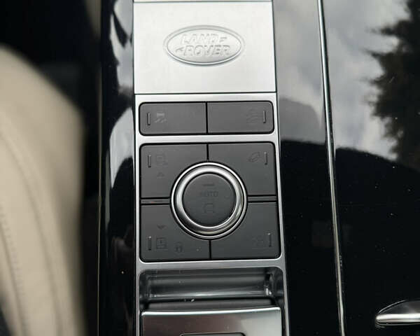 Белый Ленд Ровер Рендж Ровер, объемом двигателя 3 л и пробегом 97 тыс. км за 78900 $, фото 38 на Automoto.ua