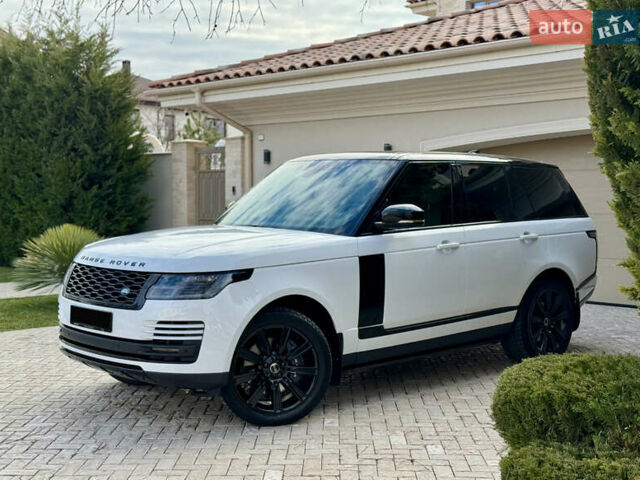 Белый Ленд Ровер Рендж Ровер, объемом двигателя 3 л и пробегом 97 тыс. км за 78900 $, фото 7 на Automoto.ua
