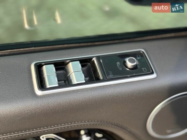 Белый Ленд Ровер Рендж Ровер, объемом двигателя 5 л и пробегом 72 тыс. км за 75990 $, фото 17 на Automoto.ua