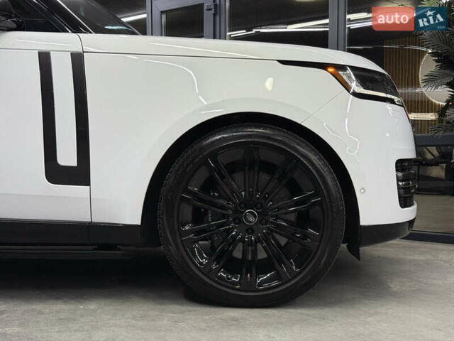 Білий Ленд Ровер Рендж Ровер, об'ємом двигуна 4.39 л та пробігом 51 тис. км за 150000 $, фото 4 на Automoto.ua