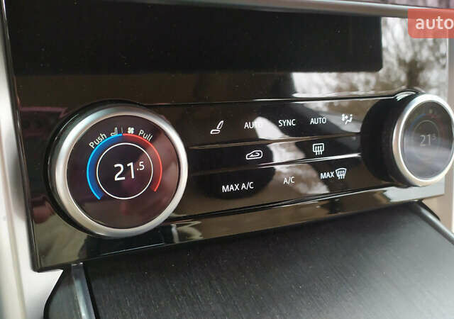 Белый Ленд Ровер Рендж Ровер, объемом двигателя 4.39 л и пробегом 115 тыс. км за 137000 $, фото 30 на Automoto.ua