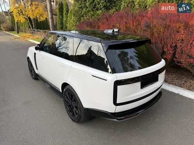 Білий Ленд Ровер Рендж Ровер, об'ємом двигуна 4.4 л та пробігом 44 тис. км за 163000 $, фото 10 на Automoto.ua