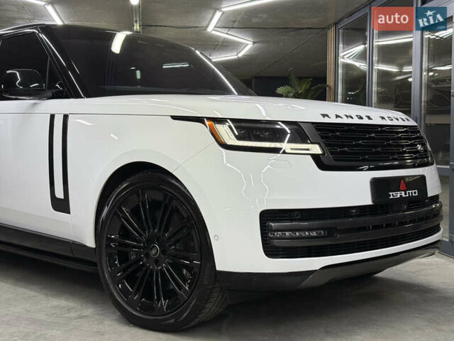 Білий Ленд Ровер Рендж Ровер, об'ємом двигуна 4.39 л та пробігом 51 тис. км за 150000 $, фото 3 на Automoto.ua