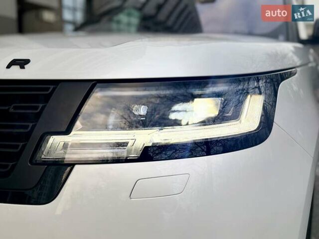 Білий Ленд Ровер Рендж Ровер, об'ємом двигуна 4.4 л та пробігом 47 тис. км за 163000 $, фото 12 на Automoto.ua