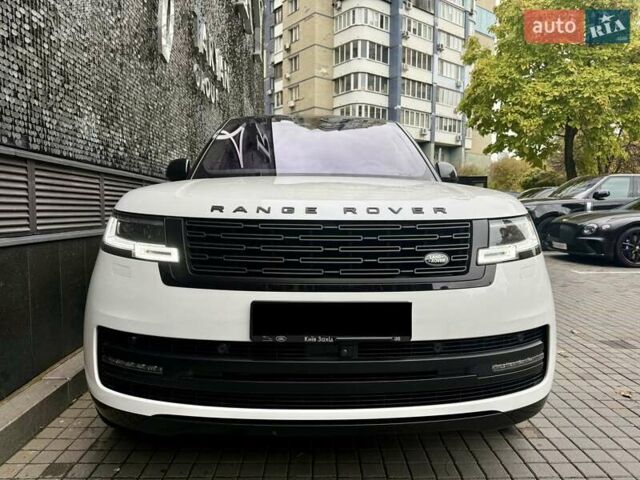 Ленд Ровер Рендж Ровер 2022 в Киеве на Automoto.ua Белый Ленд Ровер Рендж Ровер, объемом двигателя 4.4 л и пробегом 44 тыс. км за 167777 $, фото 2 на Automoto.ua