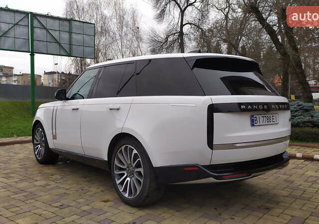 Белый Ленд Ровер Рендж Ровер, объемом двигателя 4.39 л и пробегом 115 тыс. км за 137000 $, фото 3 на Automoto.ua