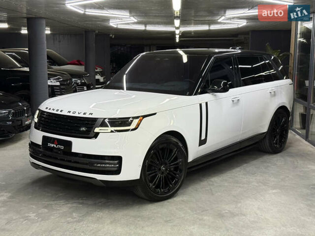 Білий Ленд Ровер Рендж Ровер, об'ємом двигуна 4.39 л та пробігом 51 тис. км за 150000 $, фото 5 на Automoto.ua