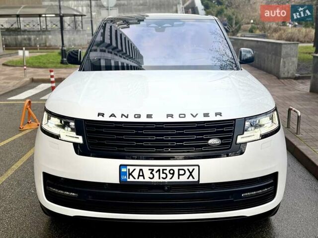 Білий Ленд Ровер Рендж Ровер, об'ємом двигуна 4.4 л та пробігом 47 тис. км за 163000 $, фото 4 на Automoto.ua