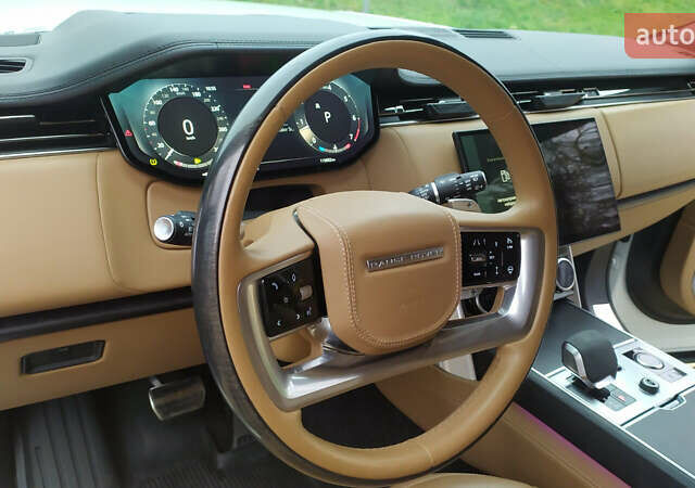 Белый Ленд Ровер Рендж Ровер, объемом двигателя 4.39 л и пробегом 115 тыс. км за 137000 $, фото 52 на Automoto.ua