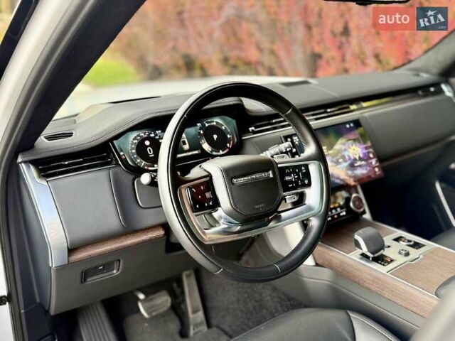 Білий Ленд Ровер Рендж Ровер, об'ємом двигуна 4.4 л та пробігом 44 тис. км за 163000 $, фото 18 на Automoto.ua