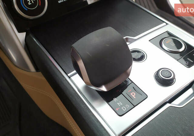 Белый Ленд Ровер Рендж Ровер, объемом двигателя 4.39 л и пробегом 115 тыс. км за 137000 $, фото 32 на Automoto.ua