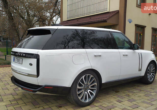 Белый Ленд Ровер Рендж Ровер, объемом двигателя 4.39 л и пробегом 115 тыс. км за 137000 $, фото 6 на Automoto.ua